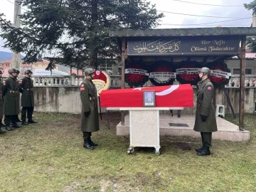 Kıbrıs gazisi, törenle son yolculuğuna uğurlandı
