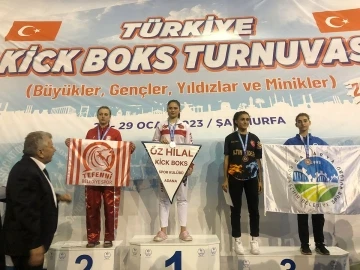 Kick boks turnuvasına Sakarya Büyükşehirli sporcular damga vurdu
