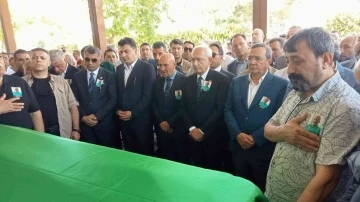 Kılıçdaroğlu, İzmir’de cenazeye katıldı
