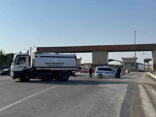 Kilis Belediyesi’nden Öncüpınar’da temizlik çalışması