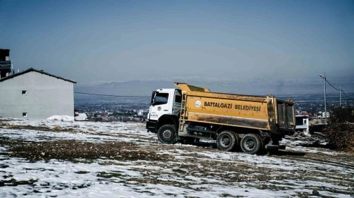 Kıraç Mahallesi’nde yılların sorunu tarih oluyor
