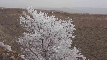 Kırıkkale’de mevsimin ilk karı yağdı
