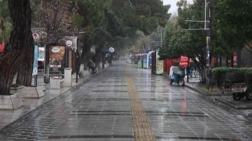 Kırklareli’nde sağanak yağış etkili oluyor
