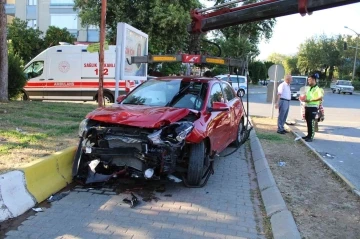 Kırmızı ışık ihlali kaza getirdi: 4 yaralı
