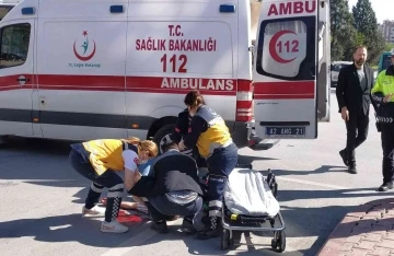 Kırmızı ışık ihlali yapan minibüs yayaya çarptı
