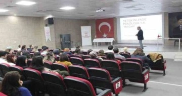 Kırmızı yeleklilere ’psikolojik ilk yardım eğitimi’ verildi