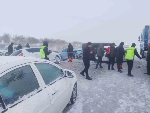 Kırşehir’de kar yağışı kazalara neden oldu
