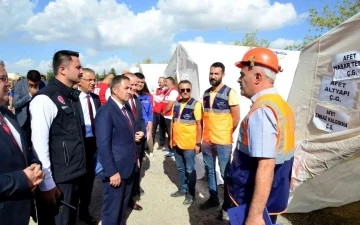 Kırşehir’de yapılan deprem tatbikatı gerçeğini aratmadı
