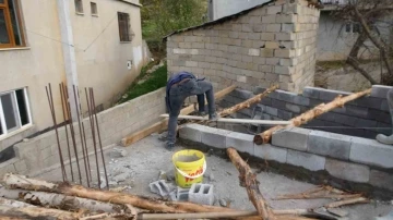 Kış aylarının çetin geçtiği Bitlis’te çatı onarımları devam ediyor
