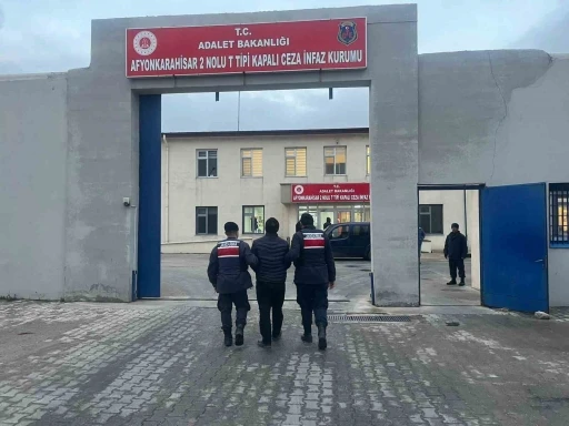 Kişisel verilere hukuka aykırı ele geçiren kaçak şahıs yakalandı
