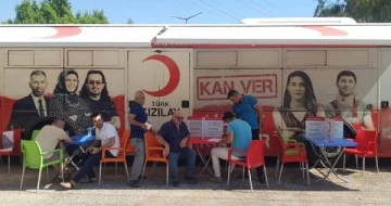 Kızılay'a Manavgat'tan kan bağışı