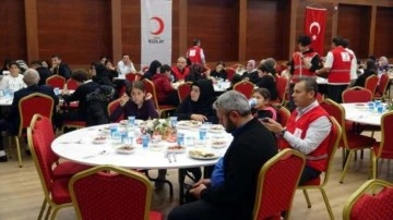 Kızılay, Avcılar&rsquo;da Mevlit Kandili&rsquo;nde öksüz çocukları bir araya getirdi