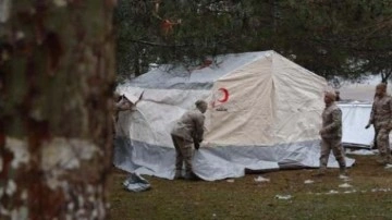 Kızılay, deprem bölgesinde çadır kurmaya başladı