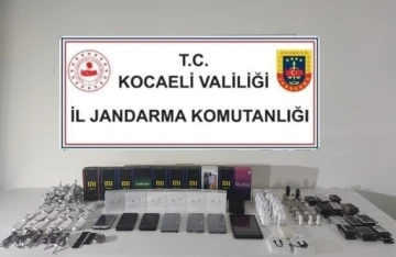 Kocaeli’de 200 bin lira değerinde kaçak elektronik ürün ele geçirildi
