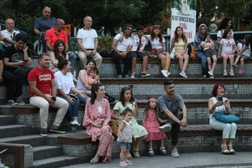 Konser parka taşındı, mutluluk yüzlerden okundu
