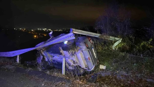 Kontrolden çıkan cip yağmur kanalına devrildi: 1 yaralı
