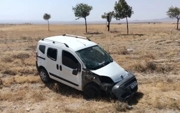 Kontrolden çıkan hafif ticari araç takla attı: 1 yaralı
