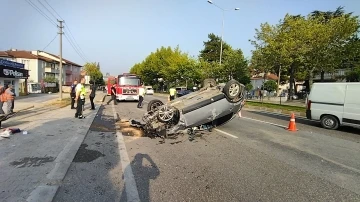 Kontrolden çıkan otomobil durağa girdi: 1 ölü, 3 yaralı
