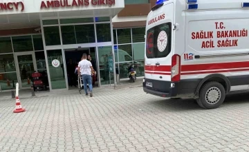 Kontrolden çıkan otomobil şarampole devrildi: 2 yaralı
