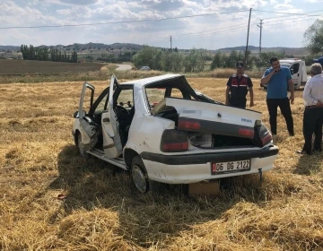 Kontrolden çıkan otomobil tarlaya uçtu: 4 yaralı
