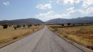 Konya Büyükşehir Akören’de mahalle yolu standardını yükseltiyor
