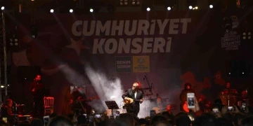 Konya Büyükşehir Akşehir ve Ereğli’de Cumhuriyet Konserleri düzenledi
