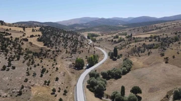 Konya Büyükşehir Kadınhanı’na 51,6 kilometre mahalle yolu daha kazandırdı
