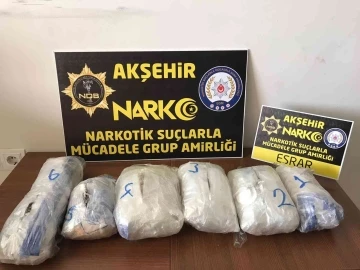 Konya’da aracın stepnesinde 3 kilo 130 gram esrar ele geçirildi
