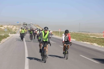 Konya’da bisiklet sürücüleri tarihe pedal çevirdi
