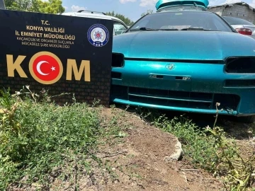 Konya’da gümrük kaçağı araç, sahte plakalar ele geçirildi: 4 gözaltı
