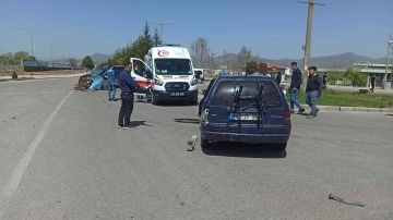 Konya’da hafif ticari araç ile otomobil çarpıştı: 1 yaralı
