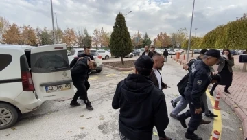 Konya’da hayvana eziyet eden şüpheliler tutuklandı
