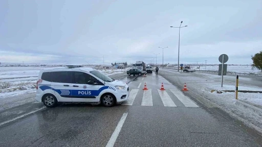 Konya’da kar yağışı ve tipi ulaşımı etkiliyor
