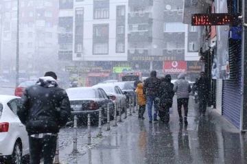 Konya’da kar yağışı yeniden başladı
