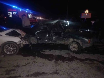 Konya’da otomobiller çarpıştı: 2 yaralı
