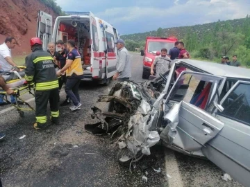 Konya’da yolcu minibüsü ile otomobil çarpıştı: 6 yaralı
