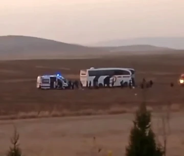 Konya’da yolcu otobüsü traktöre çarptı: 8 yaralı
