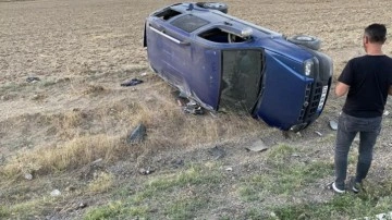 Konya'da lastiği patlayan otomobil takla attı