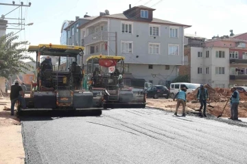 Körfez’de altyapısı tamamlanan caddeler asfaltlanıyor
