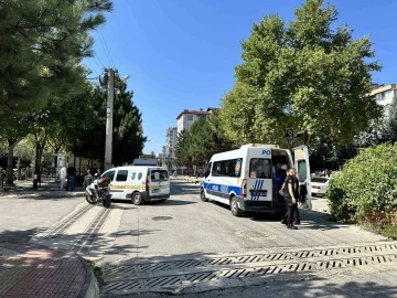 Korku dolu anlar, sokak ortasında etrafa ateş açtı: 2 yaralı
