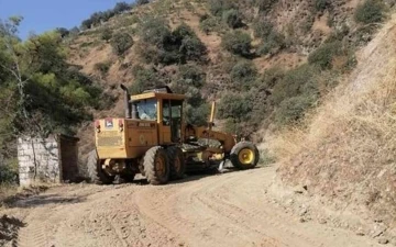 Köşk’te bahçe yolları düzenleniyor
