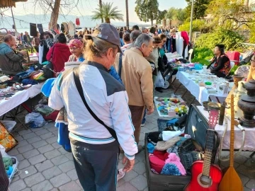 Köyceğiz’de ikinci el pazarına vatandaşlar yoğun ilgi gösterdi
