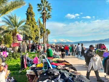 Köyceğiz’de ikinci el pazarına vatandaşlar yoğun ilgi gösterdi
