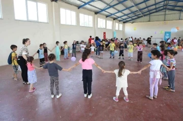 ’Köyde şenlik var’
