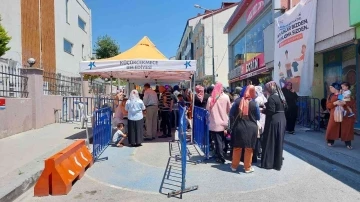 Küçükçekmece’de bayram öncesi ihtiyaç sahiplerine giyim desteği
