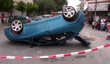 Küçükçekmece’de evlilik teklifi yapmaya giderken kaza yaptı
