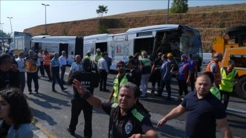 Küçükçekmece'de metrobüs kazasında 1 kişi öldü, 38 kişi yaralandı, 3 kişi gözaltına alındı