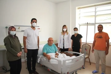 Kula Devlet Hastanesi’nde pandemi sonrası ilk diz protez ameliyatı
