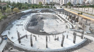 Kumluca Atatürk Stadyumu’nda çalışmalar hızla sürüyor
