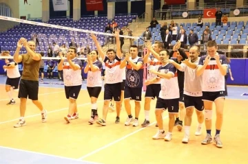 Kurumlararası Voleybol Turnuvası’nda İl Emniyet Müdürlüğü şampiyon oldu
